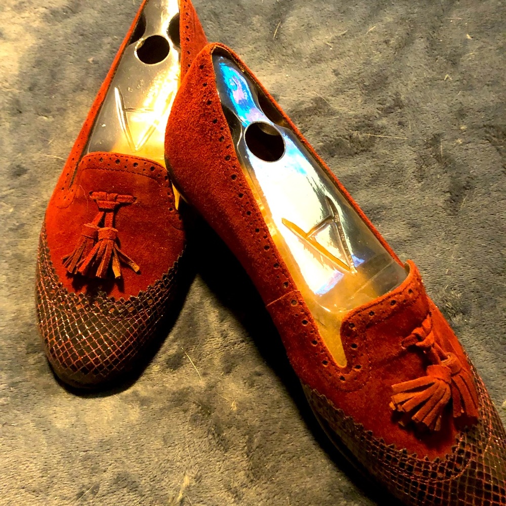 Burgundy tassel flats